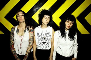 The Coathangers – Watch your back