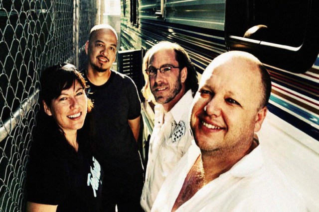 Pixies – Um Chagga Lagga