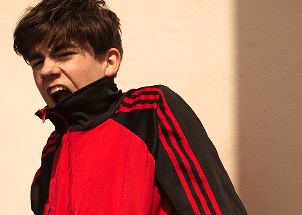 Declan McKenna – Isombard