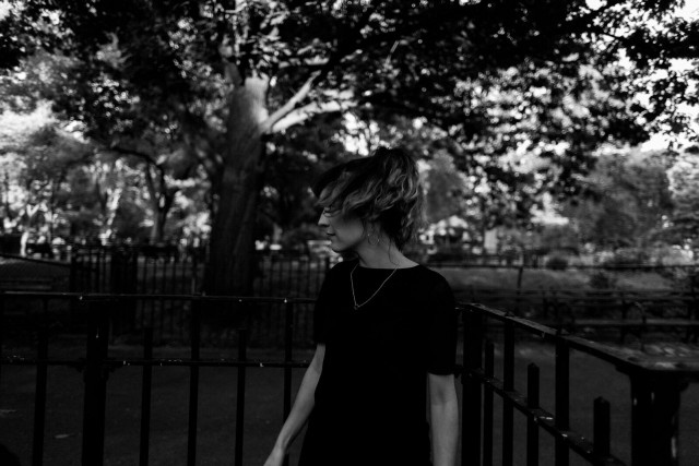 Bryde – Less