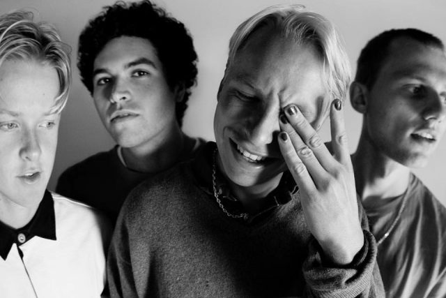 SWMRS – „Too Much Coffee“ (Vevo Live Performance)