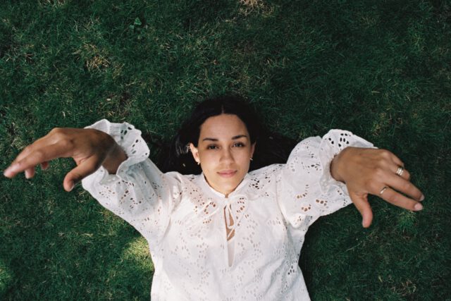 Eliza Shaddad – Now You’re Alone