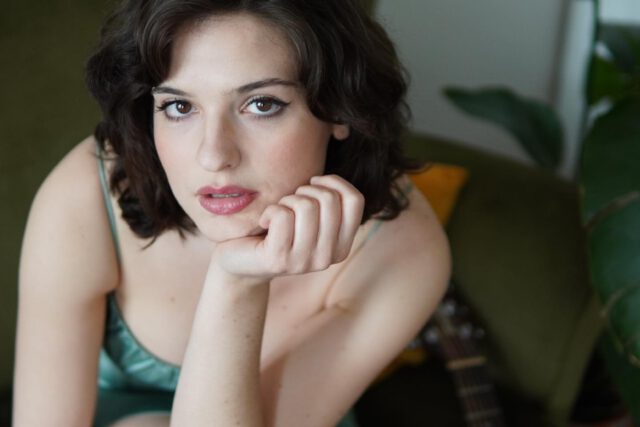 Violetta Zironi – When You’re Not Around