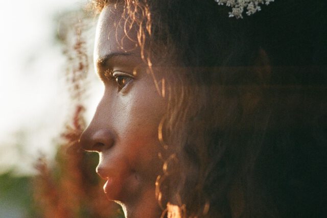Liz Metta – Fragile & Strong