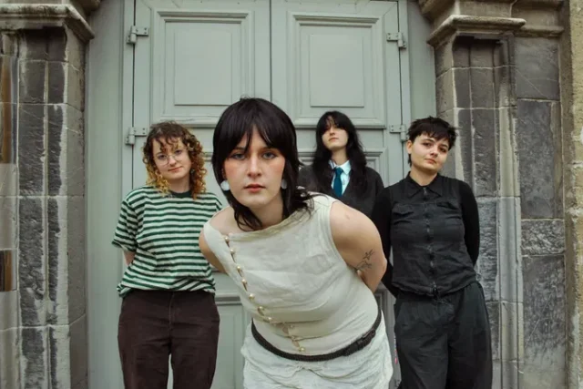 Martina and the Moons – Baby Turtle