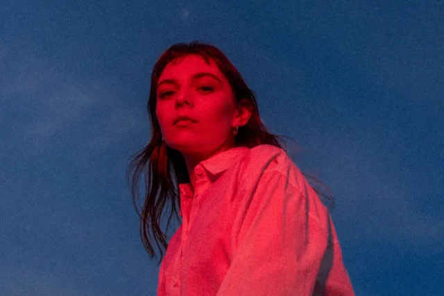 Jodie Nicholson – Sunday