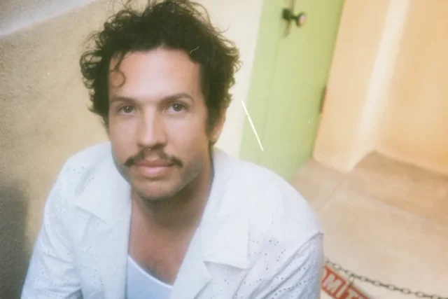 Harrison Kipner – Alone With You