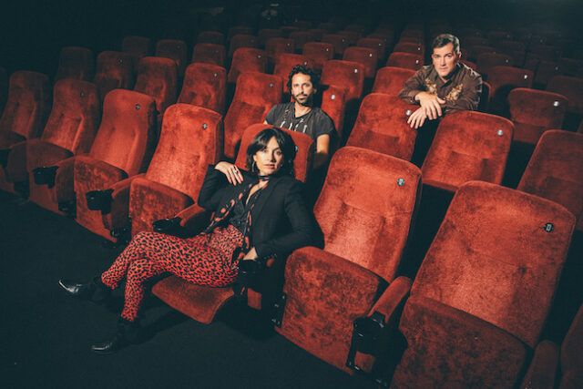 Howling Bells – Unbroken