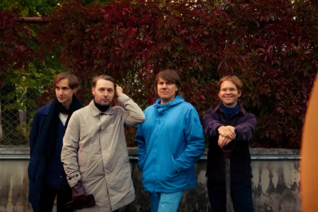 The New Tigers – Off The Wall