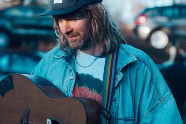 Angela Aux – Sie wissen Alles