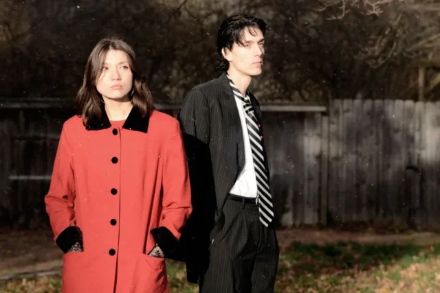 Fleur Bleu·e – Surrender