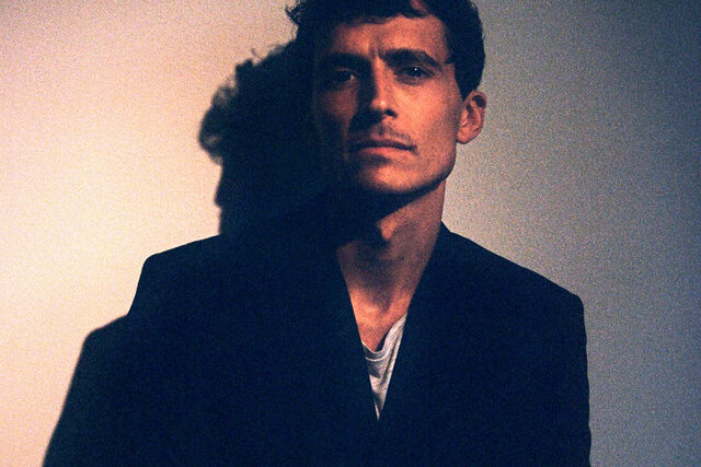 Esplanade – Hit Me Up