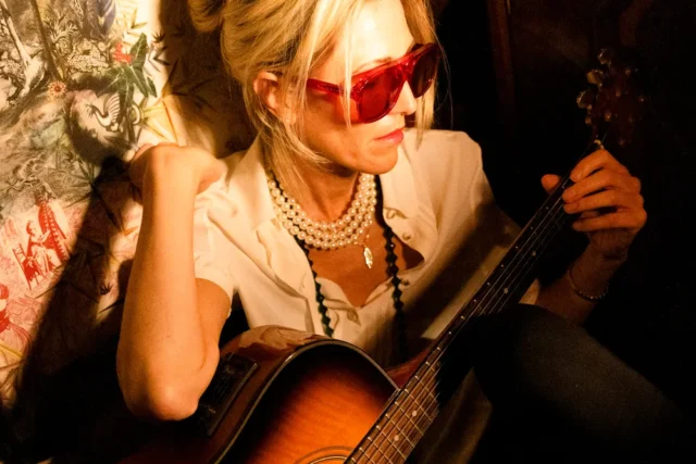 BIRD AKA JANIE PRICE – The Boy and The Swan