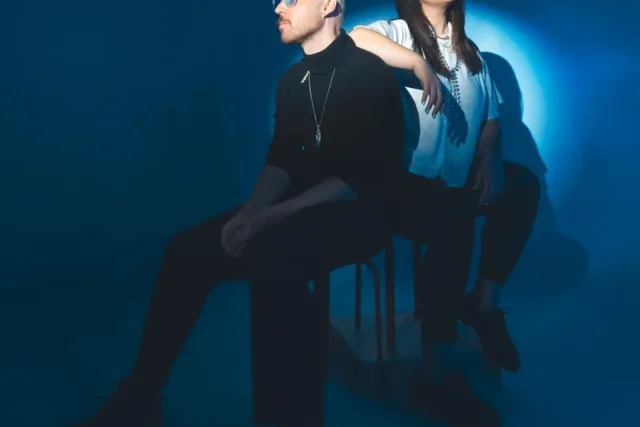 Roses & Revolutions – Ghost in the Trees