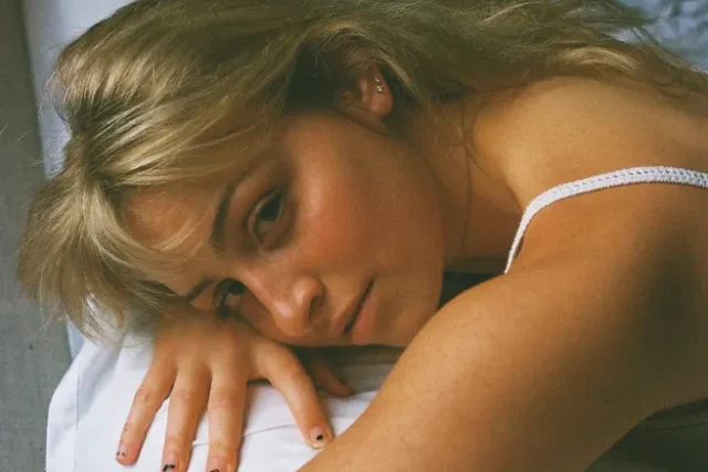 Lucy Frost – Shit Kicker