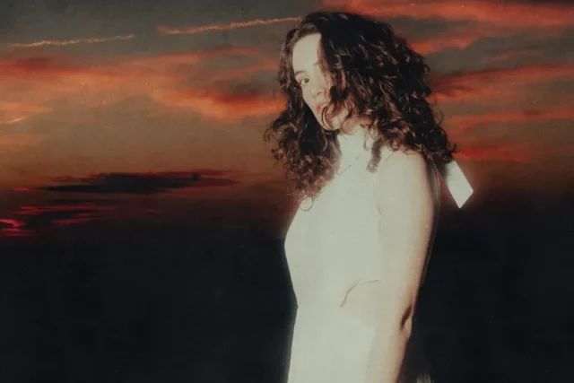 Annie Elise – let go