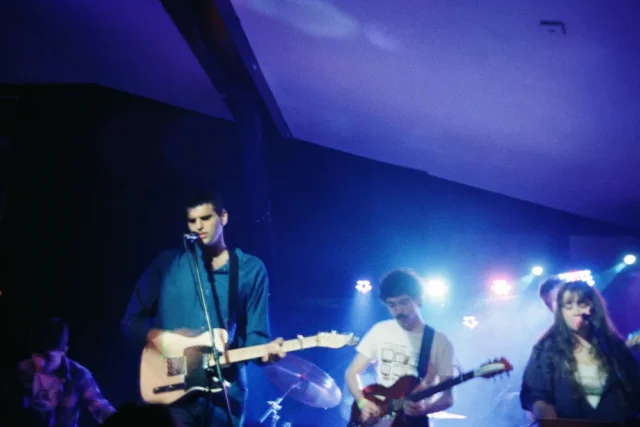 Swimming Sisters – Wanna Be Right